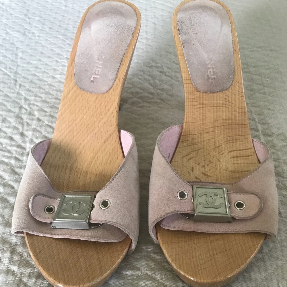 Chanel logo open toe sandals